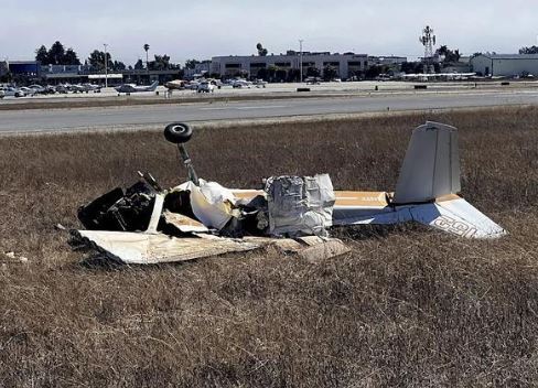 美国得克萨斯州两架飞机相撞坠毁二号站