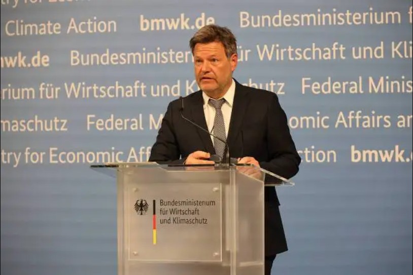 德国总理继续坚持在年底禁运俄罗斯石油二号站
