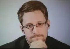 <strong>2号站俄媒：斯诺登宣誓，正式成为俄罗斯</strong>