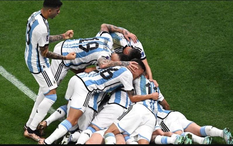 国际足联对阿根廷队世界杯二号站决赛中的不当行为进行调查