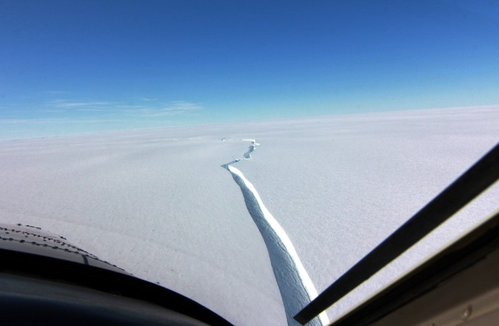 2号站南极洲一巨大冰山脱落 面积接近英国伦敦