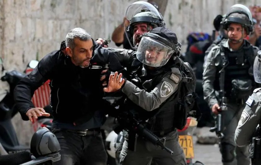 以色列警察与巴勒斯坦人再起冲突二号站