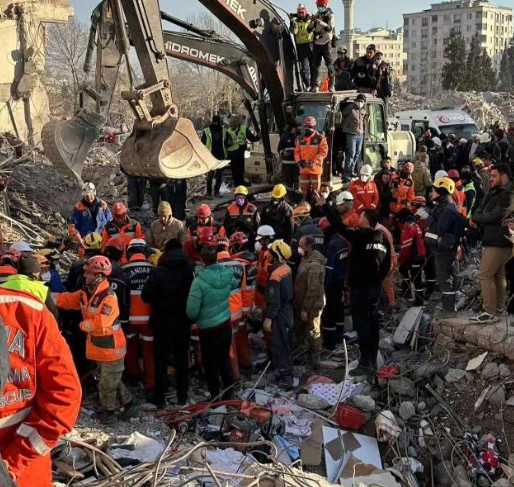 2号站生命奇迹！土耳其震中马拉什35岁女性被困超200小时后成功获救