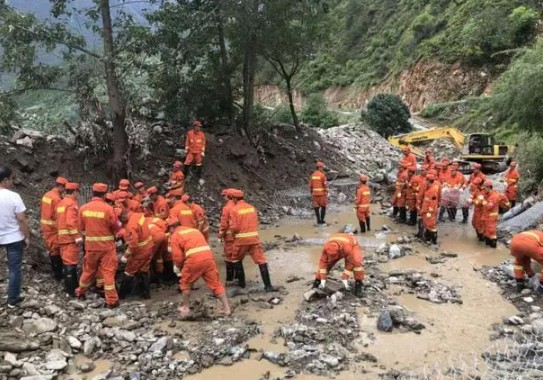 四川消防紧急响应西藏二号站江达县突发山体滑坡  按照三批次调集的预案