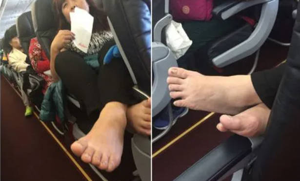 大妈航班上晒脚称跳舞受伤 2号站前排乘客提出异议