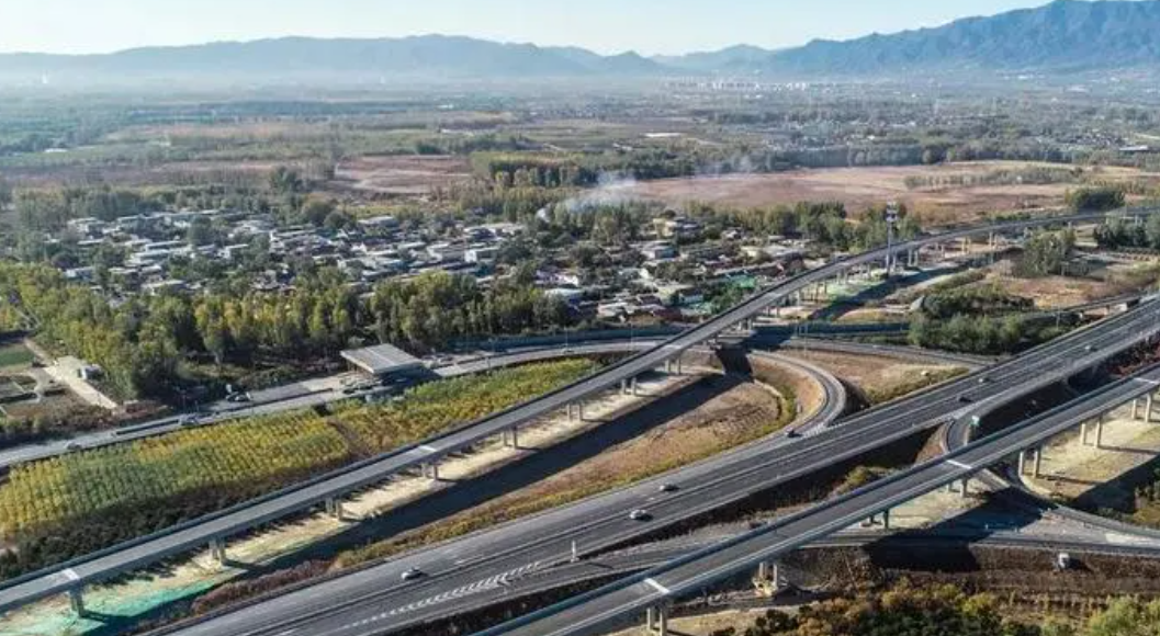 京礼高速元旦通车 将为2022年冬奥会提供交通保障2号站