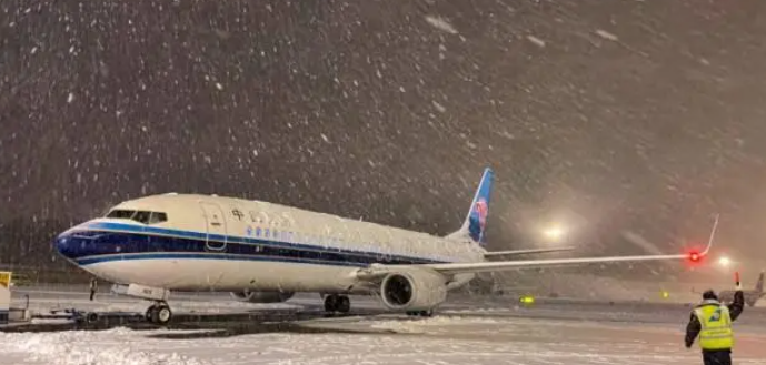 莫斯科降雪创纪录积雪厚达45厘米 主要机场的数十个航班被取消二号站