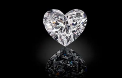 <strong>发现罕见心形钻石 专家评估钻石拥有超过</strong>